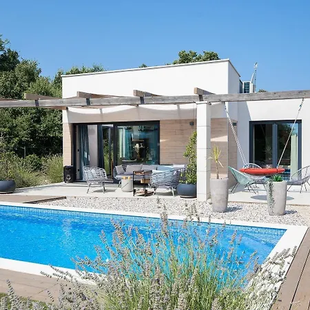 Holiday home Mit Privatpool Fuer 10 Personen Ca 200 Qm In Sisan, Istrien Suedkueste Von Istrien Sisan