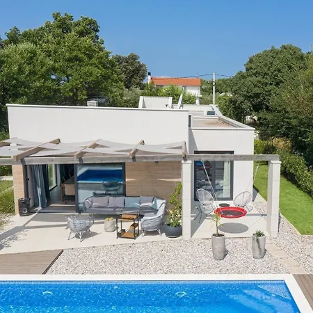Holiday home Mit Privatpool Fuer 10 Personen Ca 200 Qm In Sisan, Istrien Suedkueste Von Istrien *