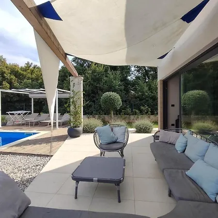 Holiday home Mit Privatpool Fuer 10 Personen Ca 200 Qm In Sisan, Istrien Suedkueste Von Istrien Sisan