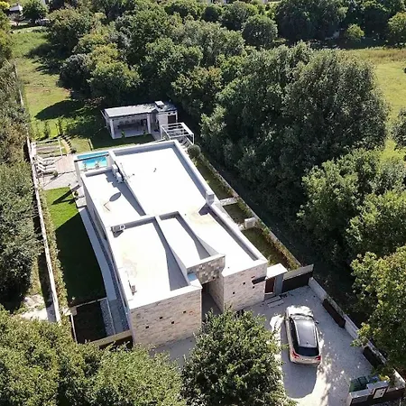 Holiday home Mit Privatpool Fuer 10 Personen Ca 200 Qm In Sisan, Istrien Suedkueste Von Istrien Sisan
